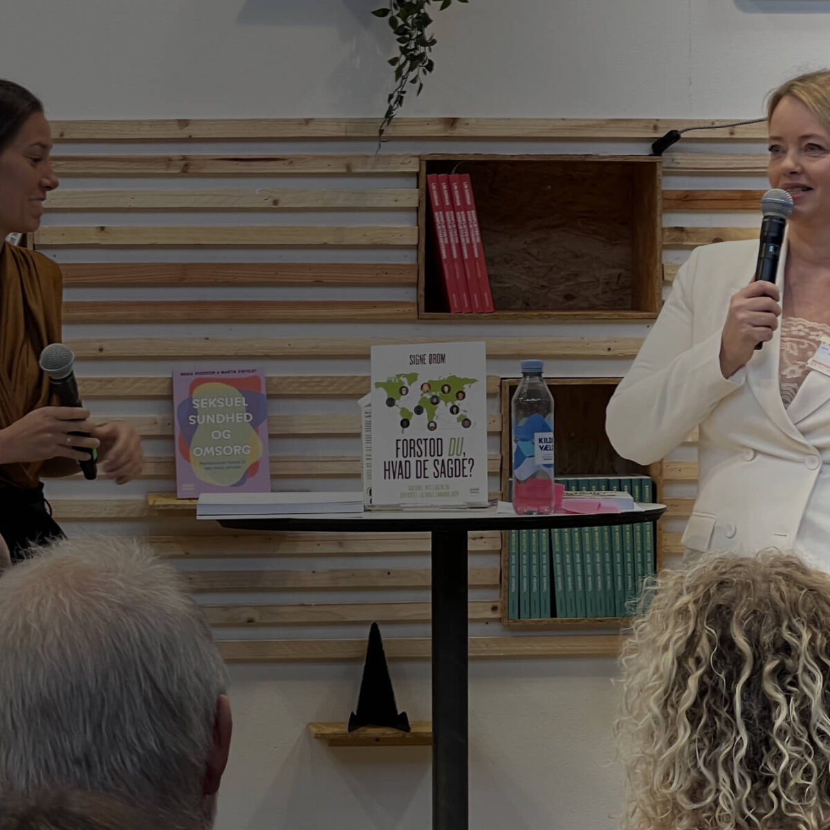 Bogforum 2023 interview Signe Ørom og Julie Folmer-Niemann